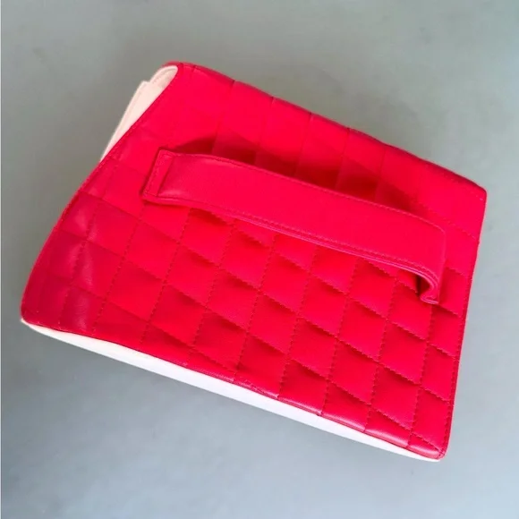 Chanel Red and White Quilted Fresh Air clutch 2013 - Picture 2 of 3